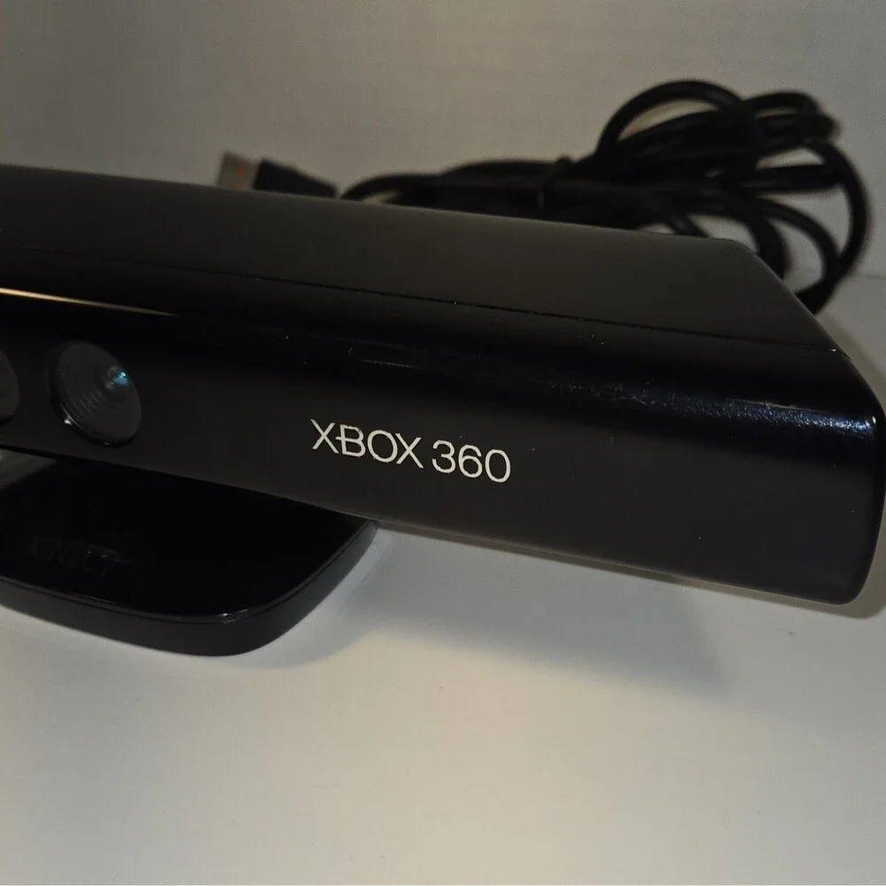 Microsoft Xbox 360 Kinect Motion Camera Sensor MPN 1414 Wired Glossy Black